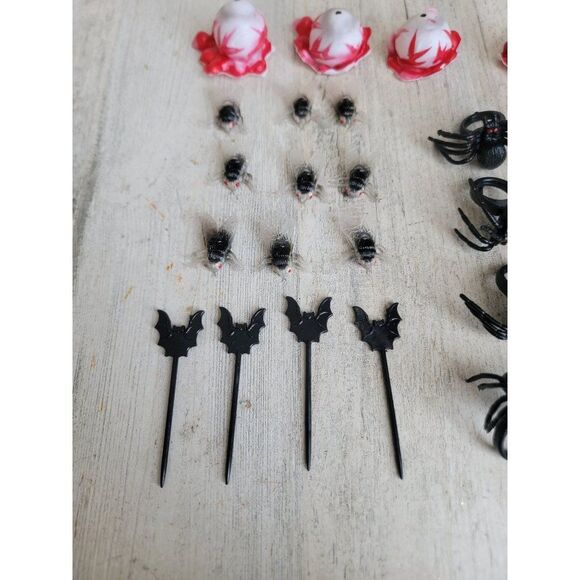 Halloween spider ring fly eyeball bat toothpick party accessories - Picture 2 of 9